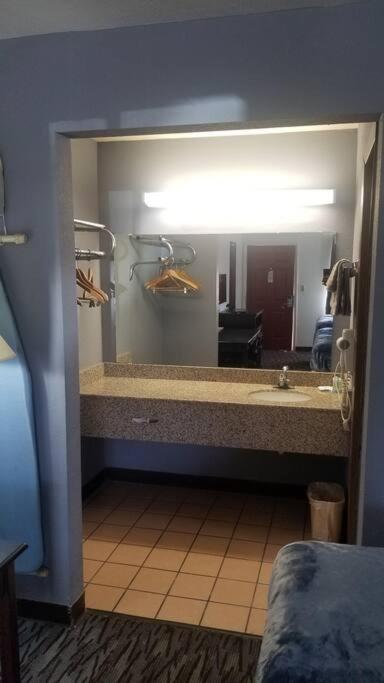 Osu Queen Hotel Room 118 Booking Stillwater Exterior foto